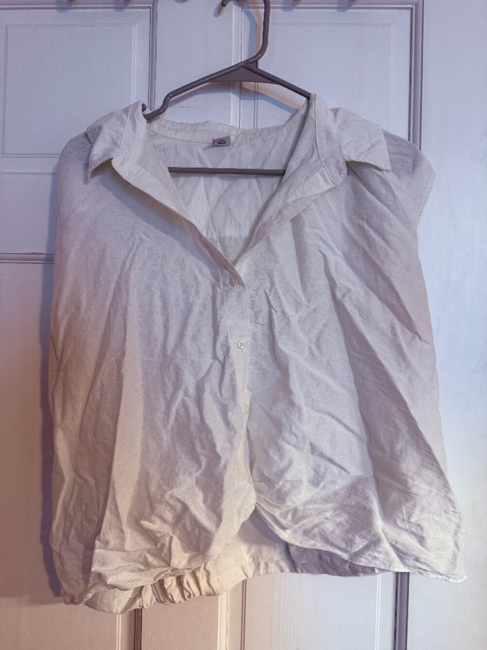 Old Navy Sleeveless Elastic-Hem Button-Down